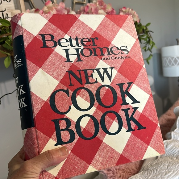 Vintage Better Homes and Gardens Red Checkered Cookbook - Picture 4 of 17